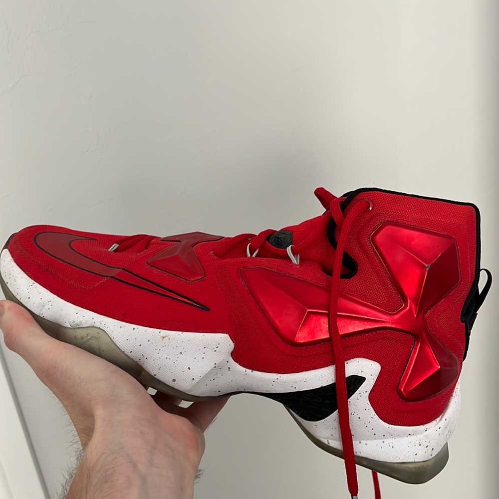 Mens Lebron 13’s on court |Red|
